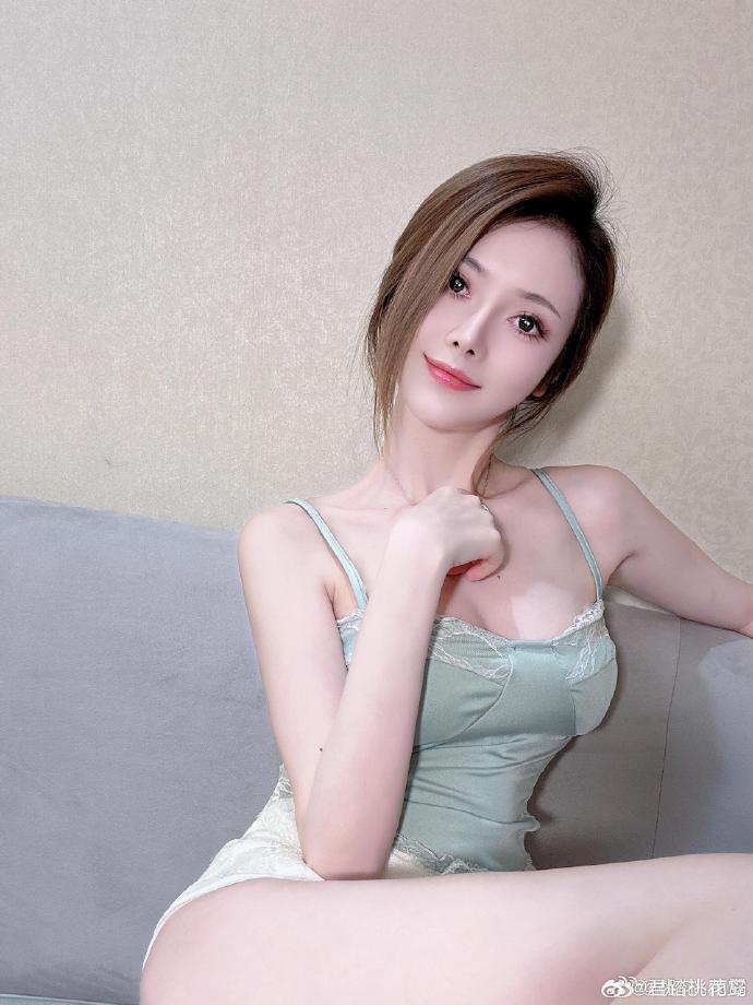 药屋少女的呢喃 封面